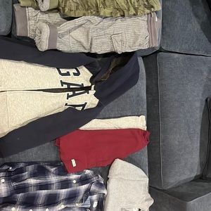 Boys Gap Lot Size small. Like new. 7 pieces